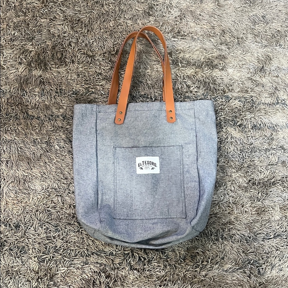 El Tesoro: Denim Gray Tote Bag with Logo Patch